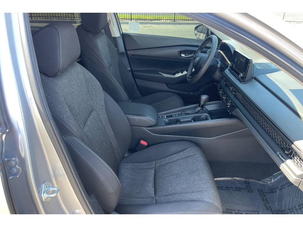 Used 2024 Solar Silver Metallic Honda LX image 18