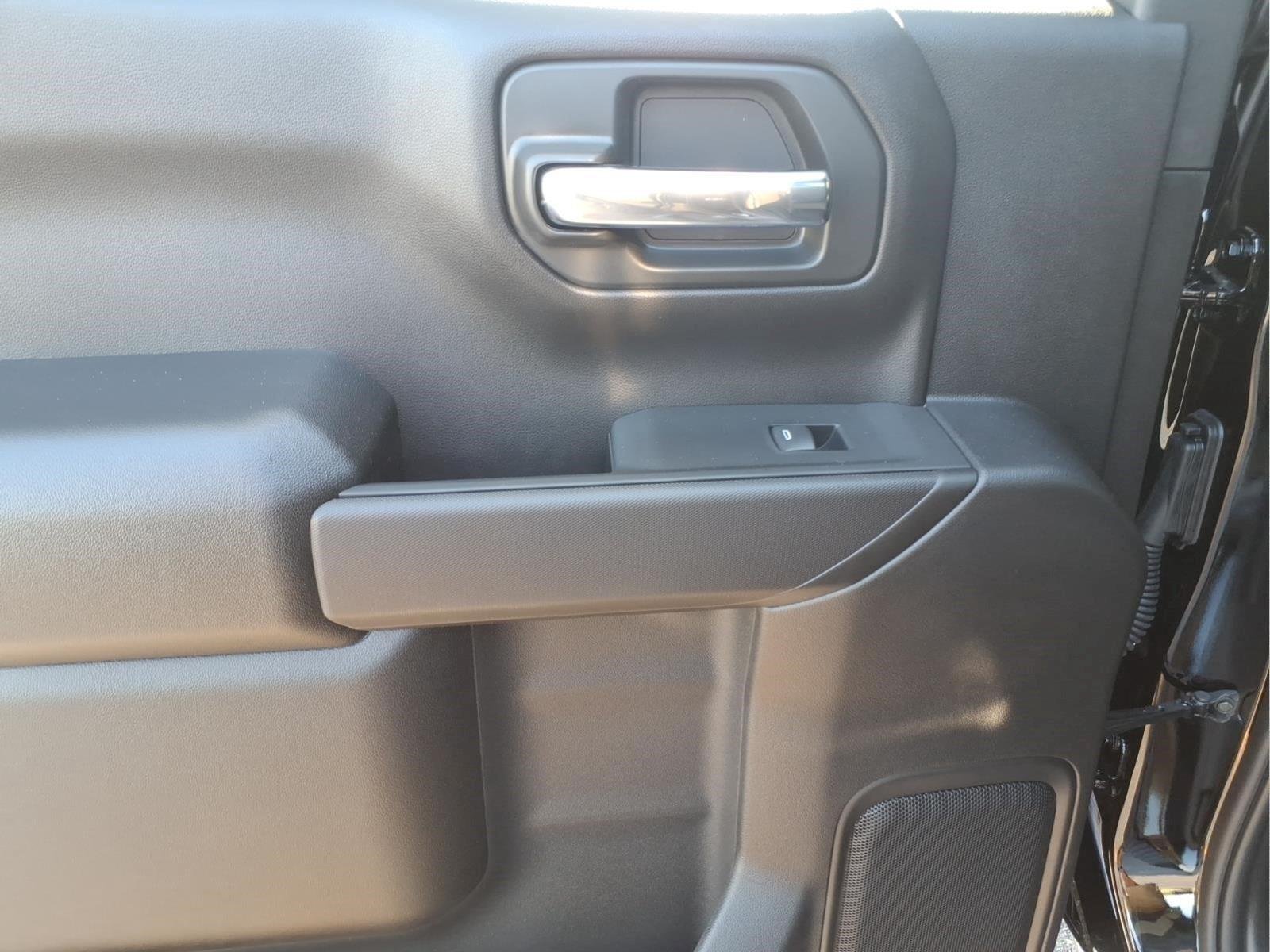 2026 Chevrolet Silverado 1500 Custom - Photo 9
