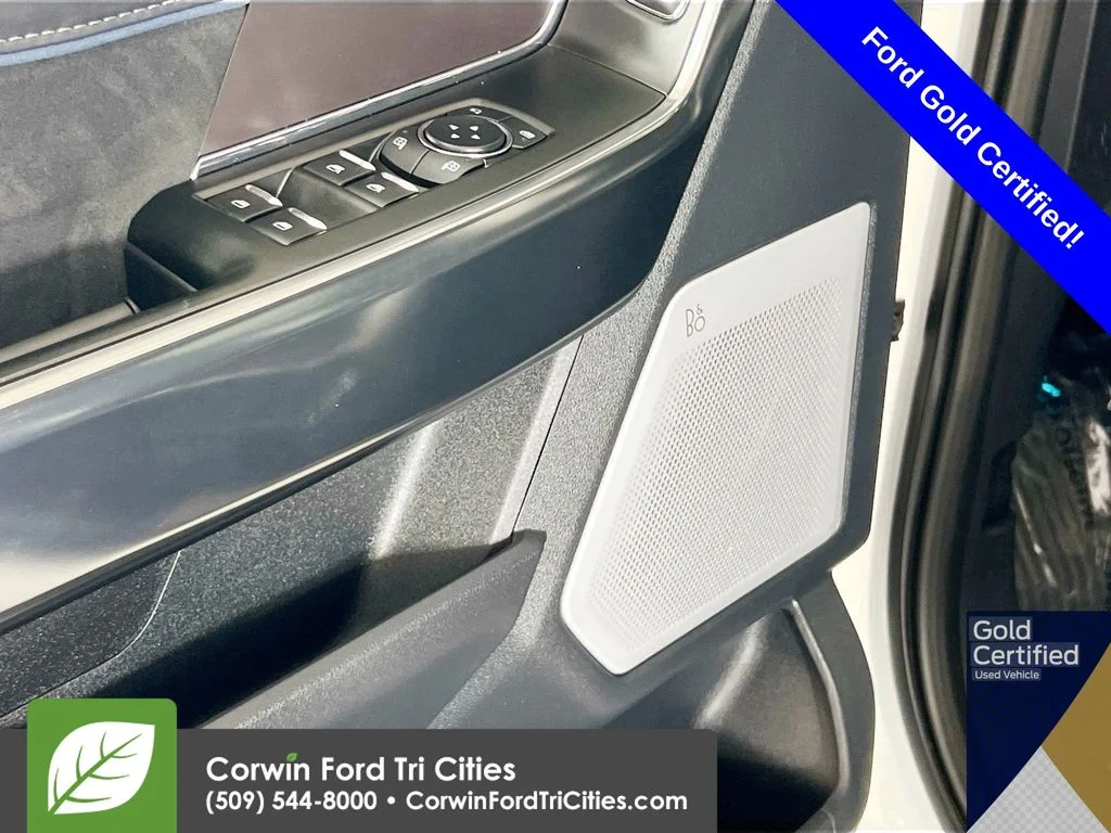 Certified Used 2025 Star White Ford Platinum image 13