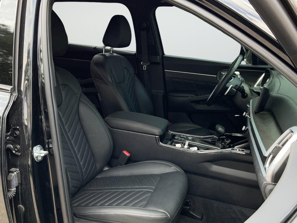 Used 2024 Black Kia X-Pro SX Prestige image 25