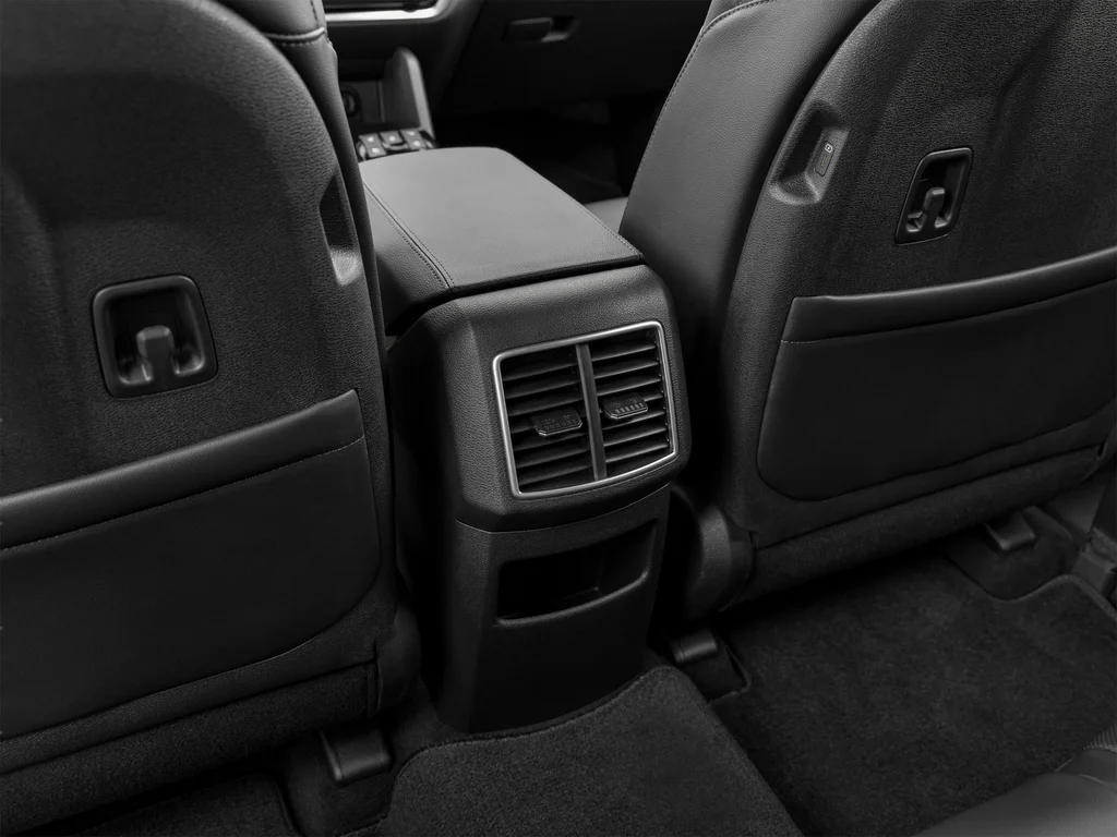 Used 2023 White Kia X-Line image 25