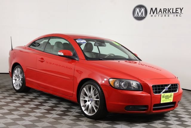 Used 2008 Red Volvo T5 M image 1