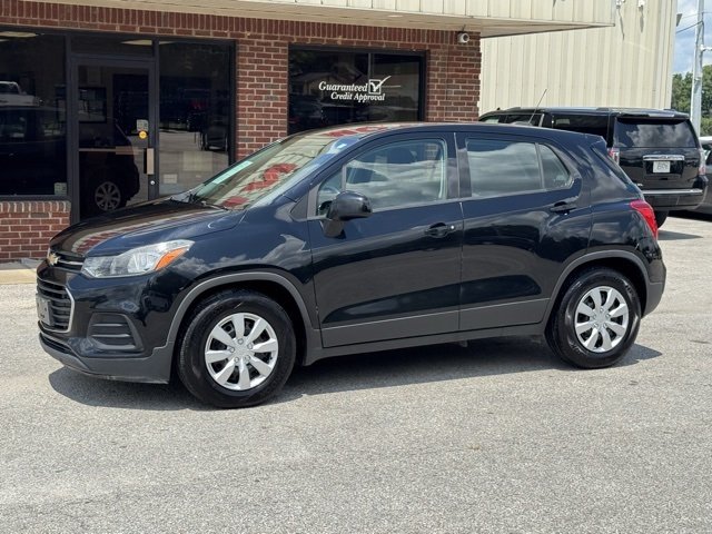 2018 Chevrolet Trax LS photo 2
