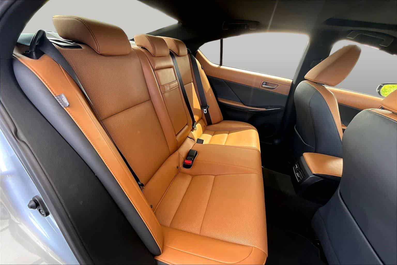 Used 2022 Iridium Lexus  image 21