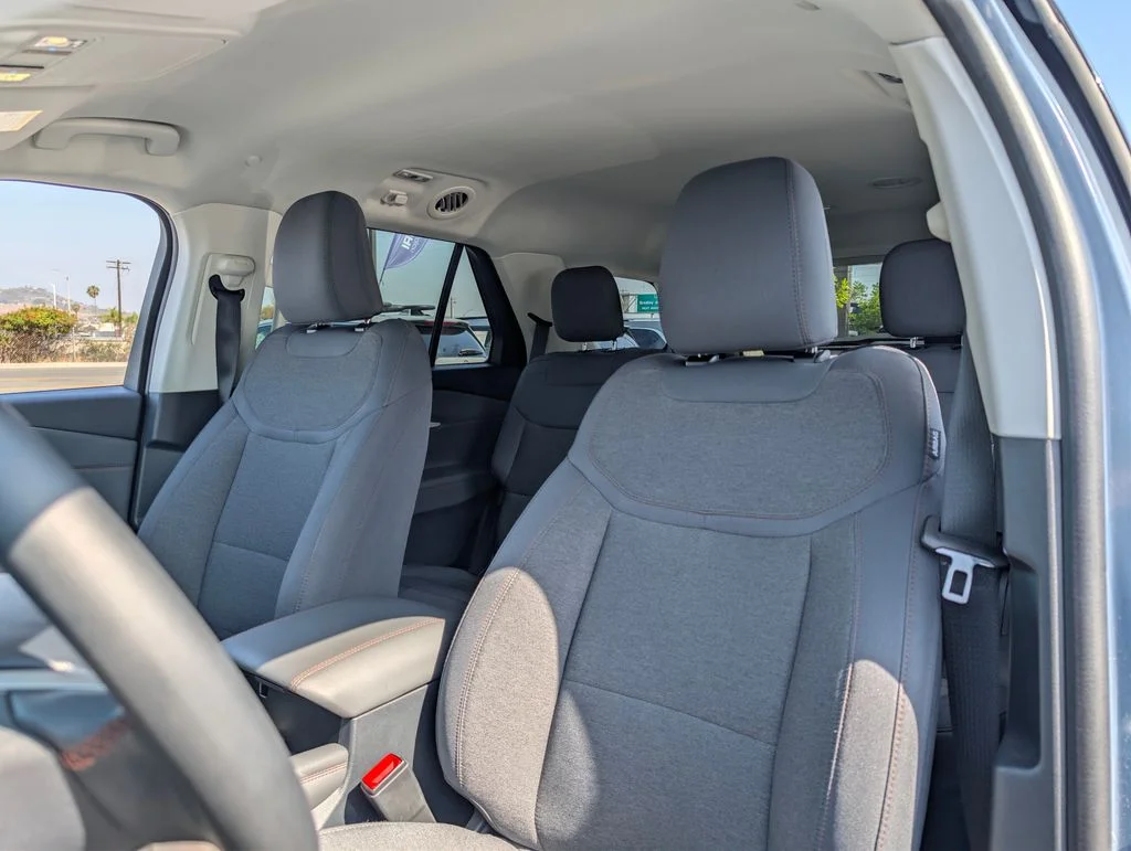 2025 Ford Explorer Active - Photo 16