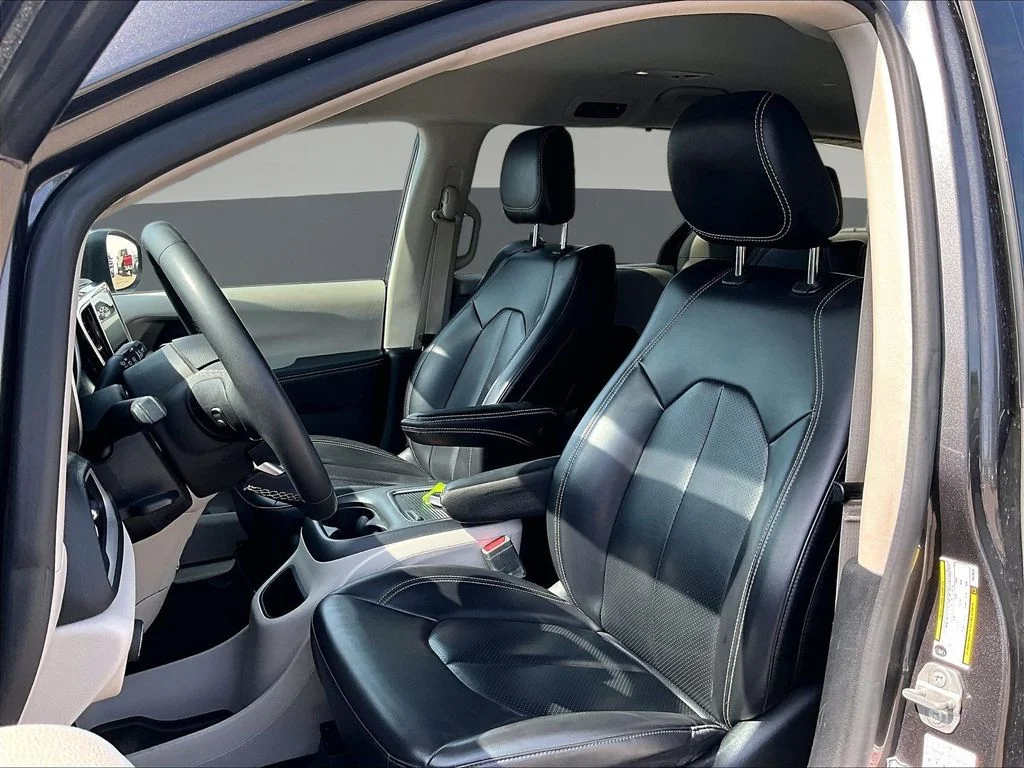 Used 2023 Gray Chrysler Touring L image 24