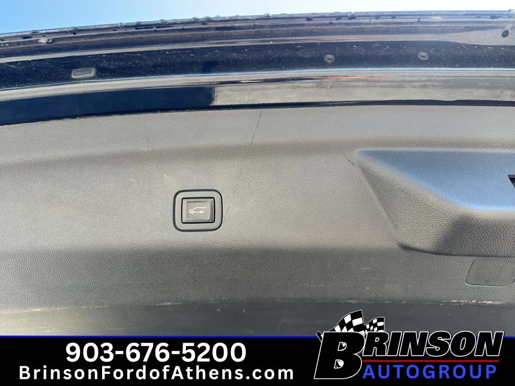 Used 2021 Black Chevrolet Z71 image 10