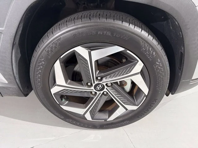 Used 2022 Silver Hyundai Limited image 13