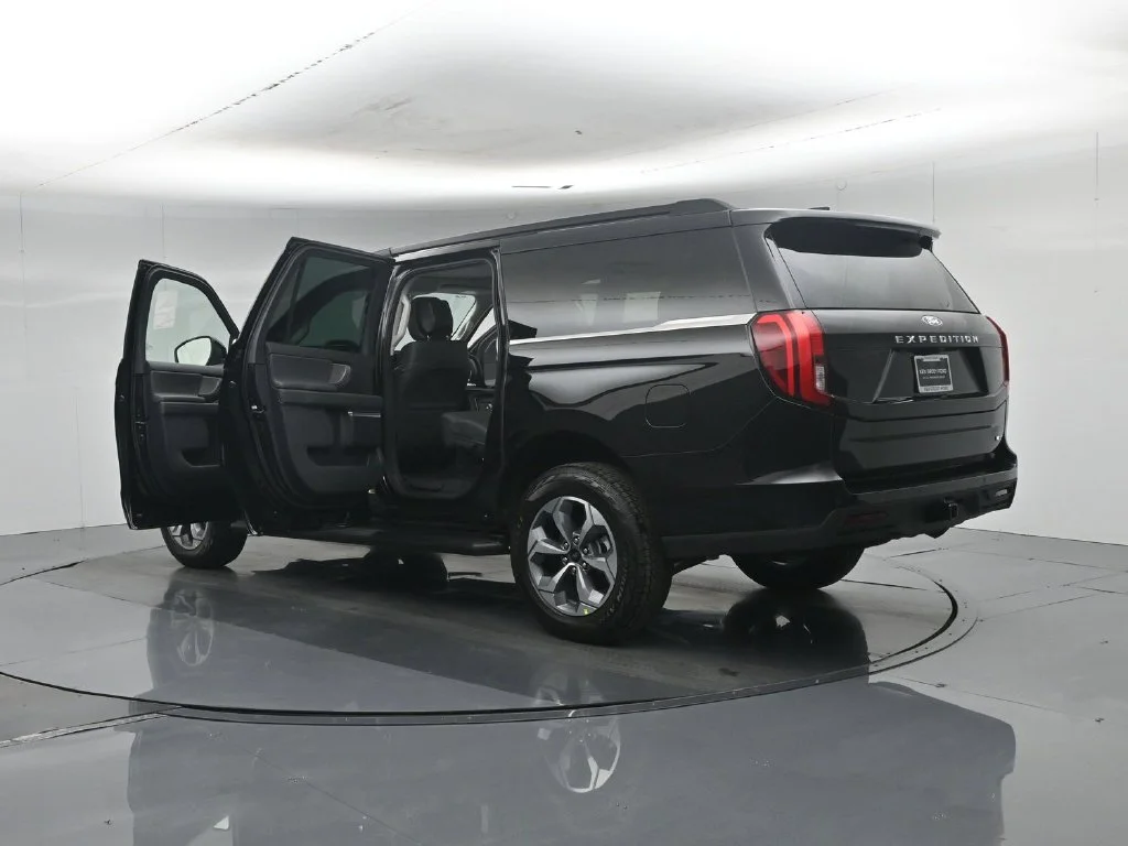 New 2027 Agate Black Metallic Ford Active image 38