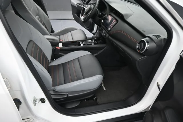Used 2024 White Nissan SR image 92