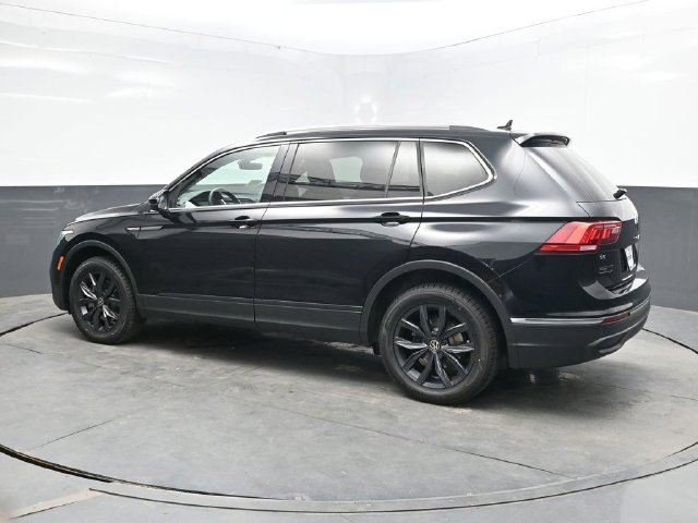 Used 2024 Black Volkswagen 2.0T SE image 4