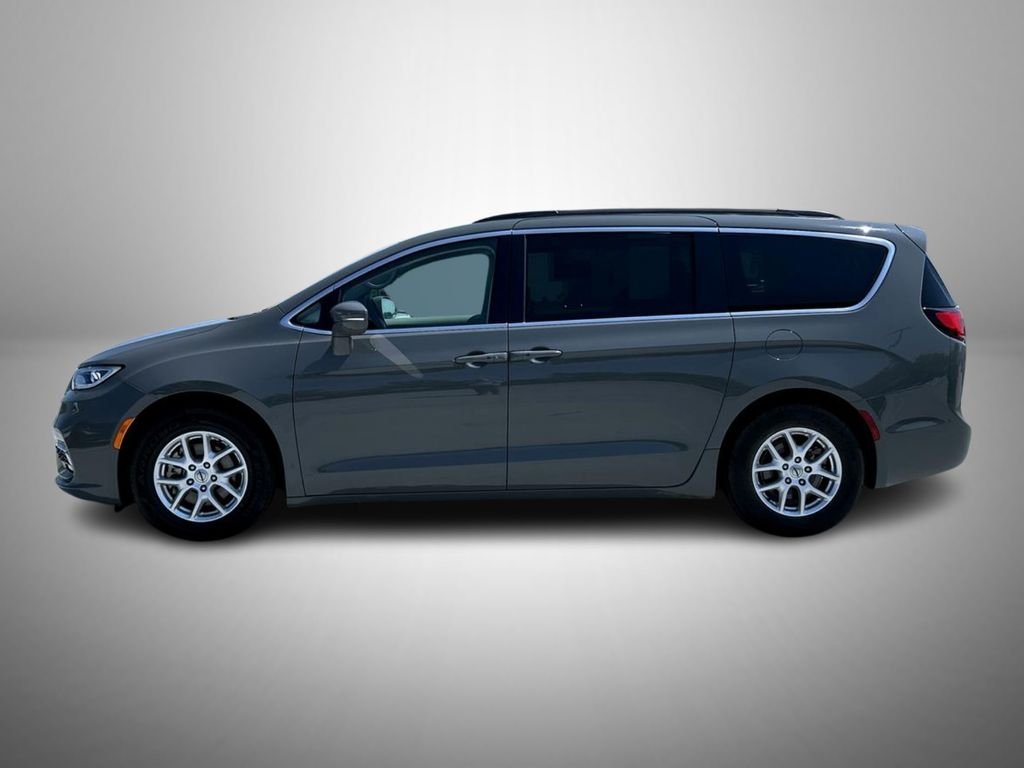 Used 2022 White Chrysler Touring L image 8