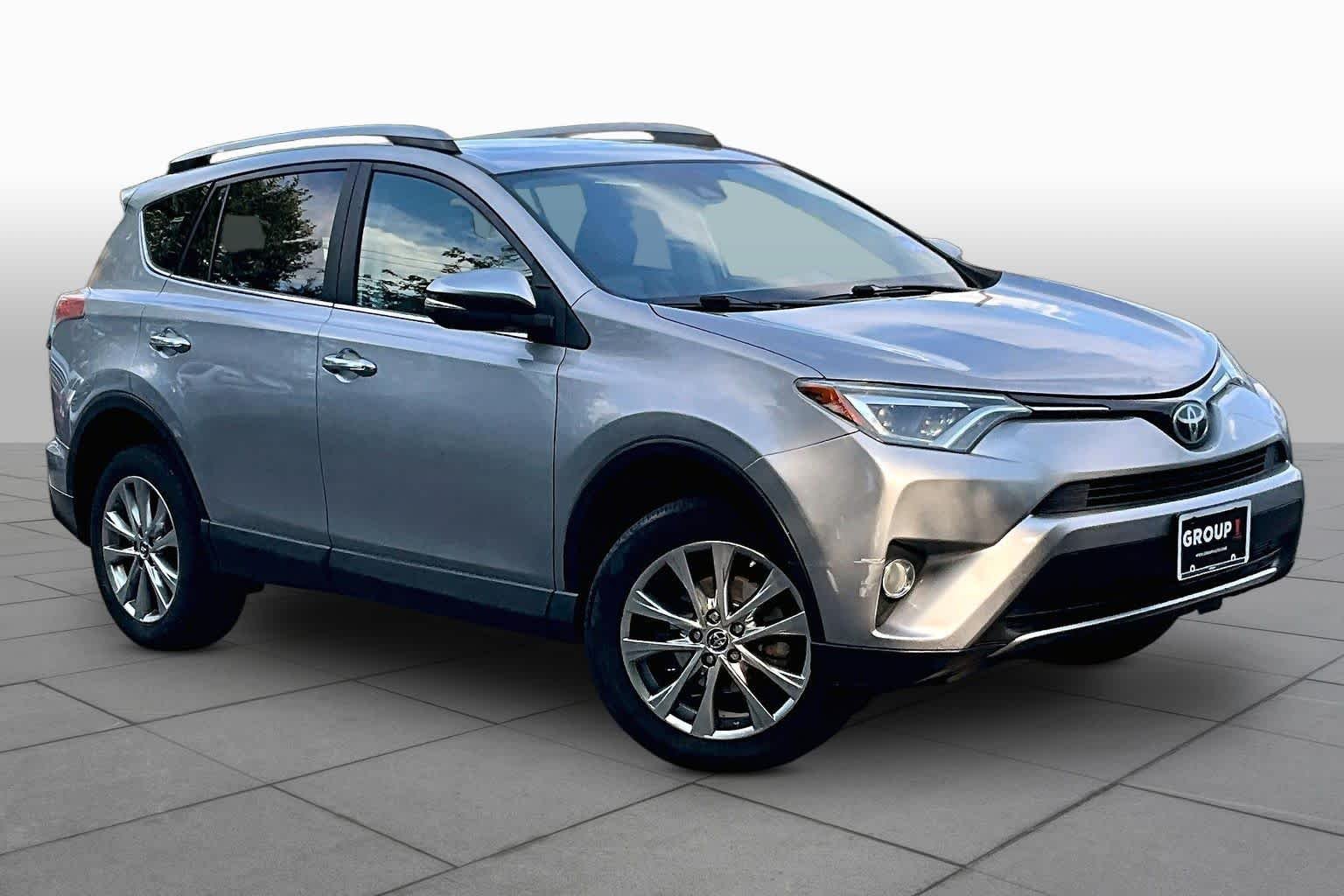 Used 2018 Silver Sky Metallic Toyota Limited image 3