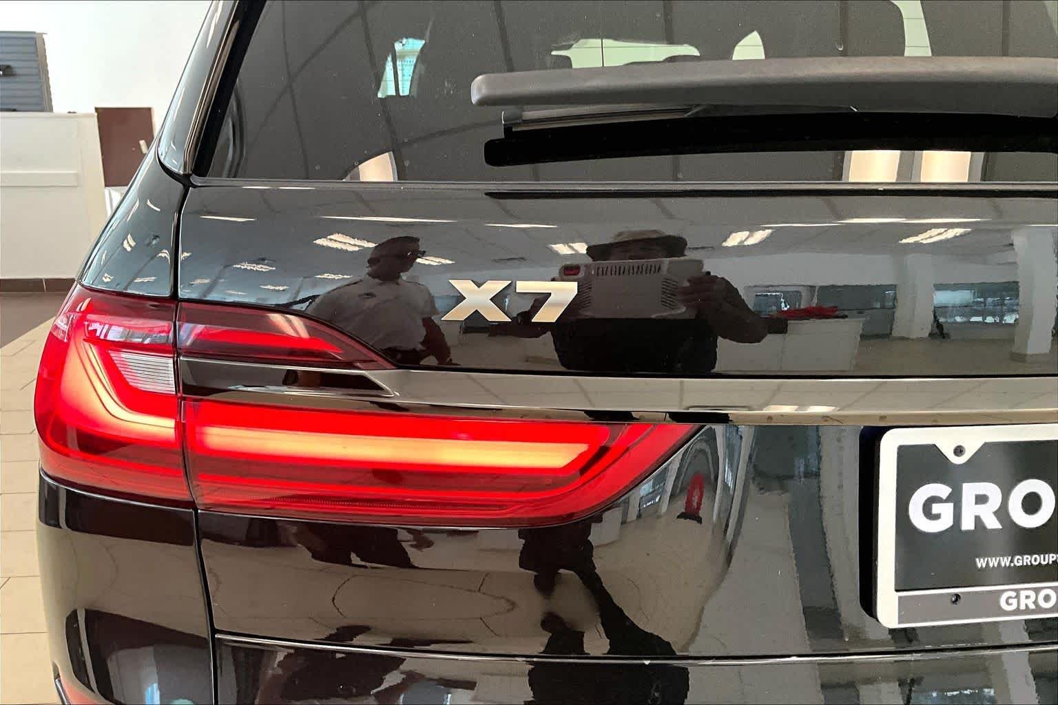Used 2022 Black Sapphire Metallic BMW M50i image 29