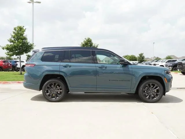 New 2026 Steel Blue Exterior Paint Jeep Limited image 10