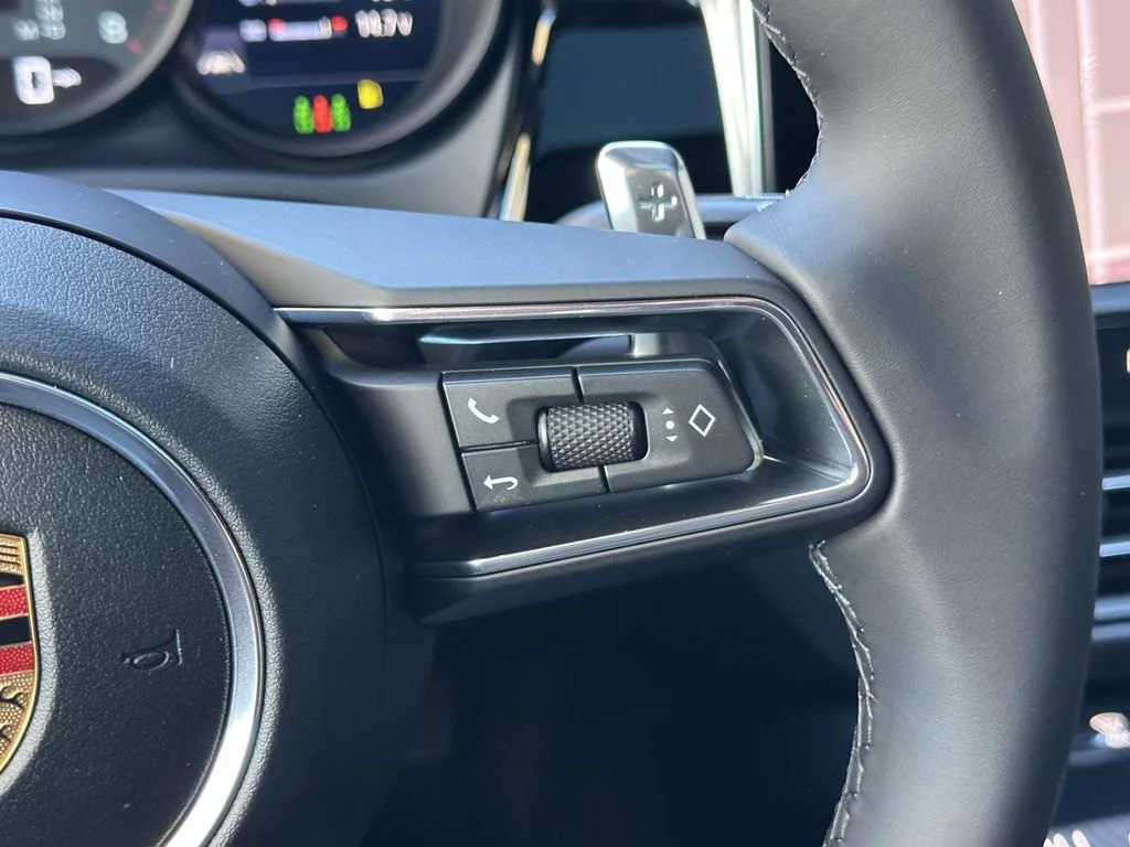 2026 Porsche Macan - Photo 21