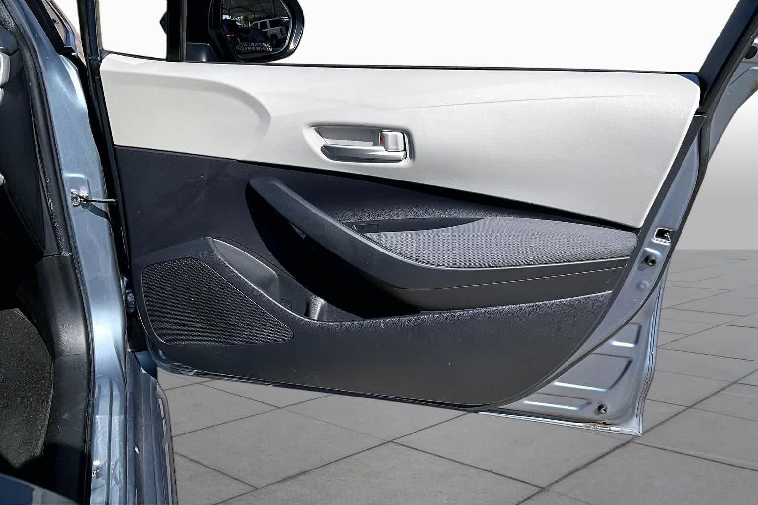 Used 2021 Celestite Toyota Hybrid LE image 24