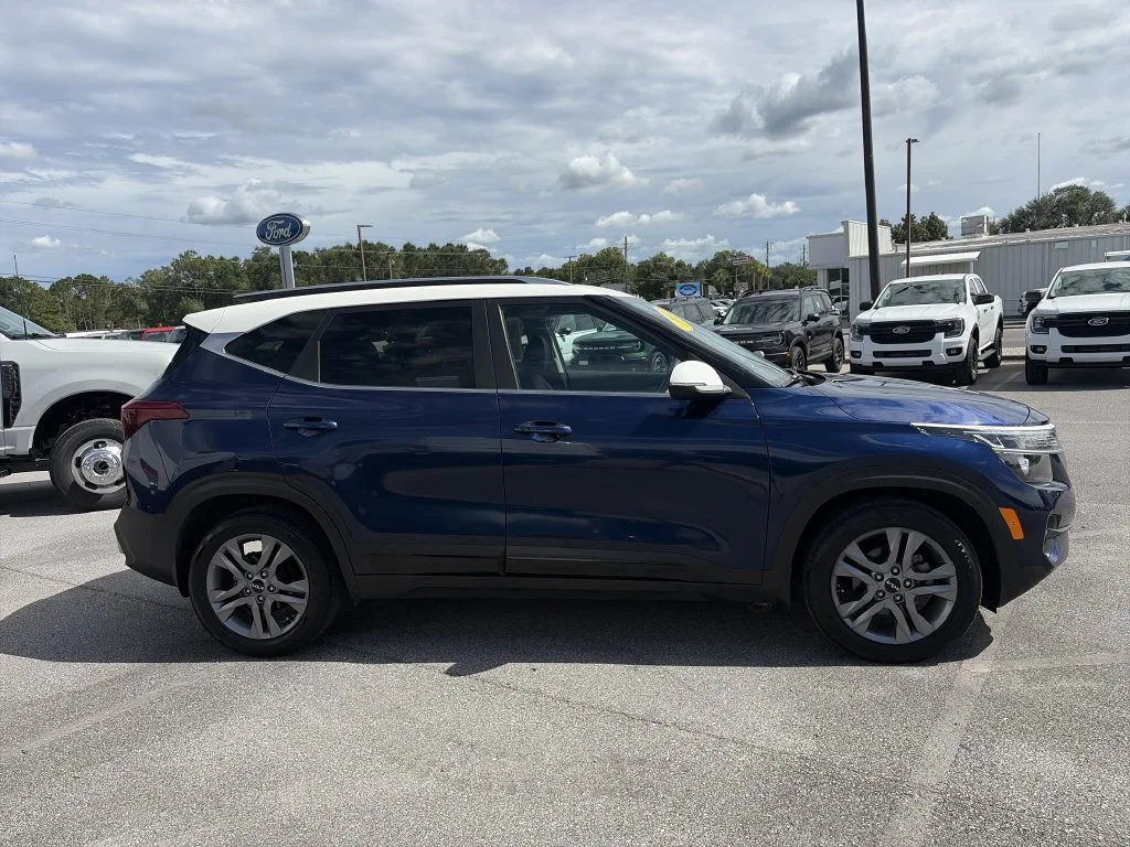 Used 2022 Blue Kia S image 8