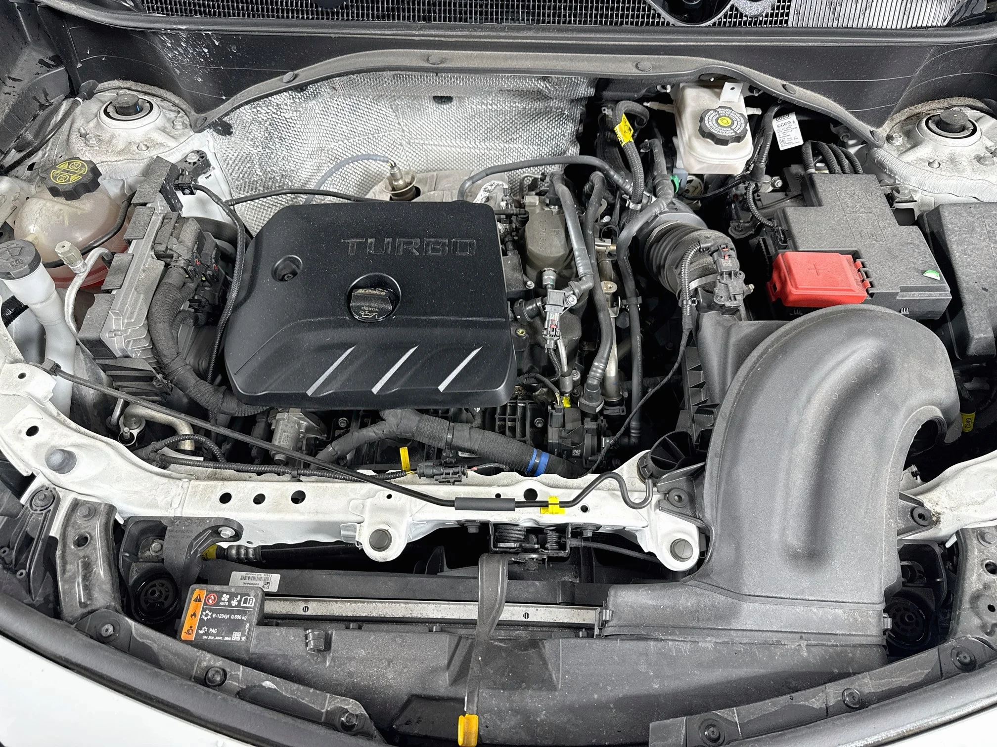 Used 2024 Summit White Buick Sport Touring image 29