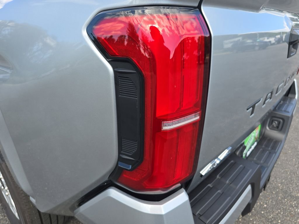 2025 Toyota Tacoma SR5 - Photo 35
