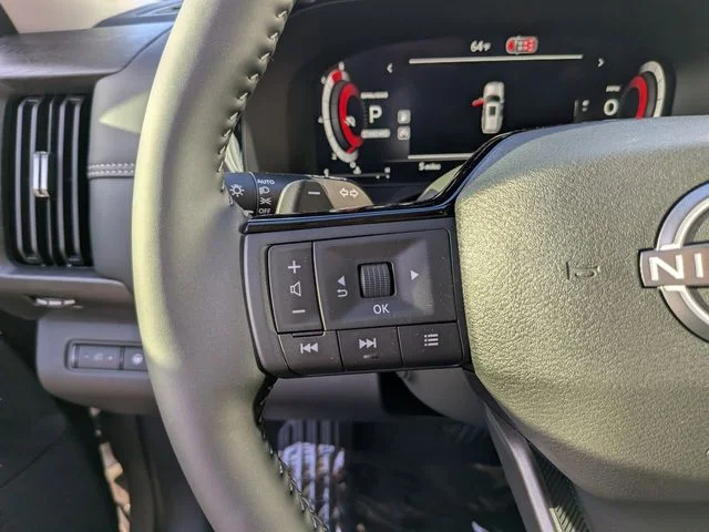 New 2026 Boulder Gray Pearl / Super Black Two-tone Nissan Platinum image 26