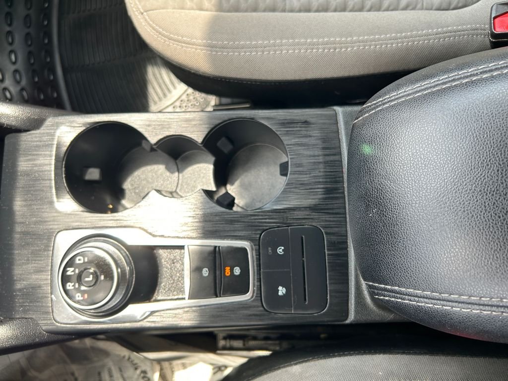 Used 2022 Gray Ford SE image 23