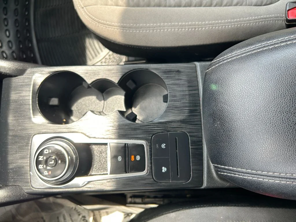 Used 2022 Gray Ford SE image 23