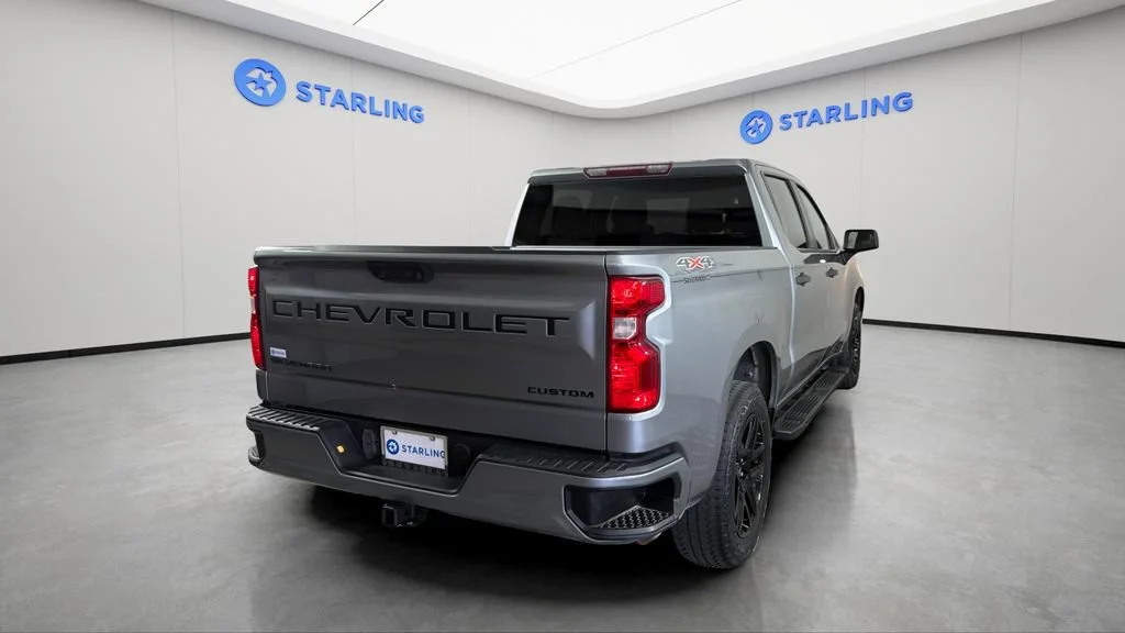 Used 2023 STERLING GRAY METALLIC Chevrolet Custom image 8