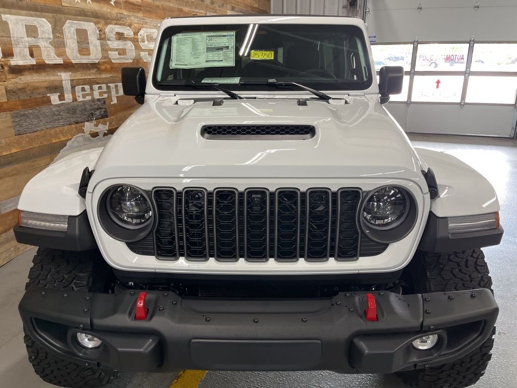 New 2026 Bright White Clear-Coat Exterior Paint Jeep Rubicon X image 8