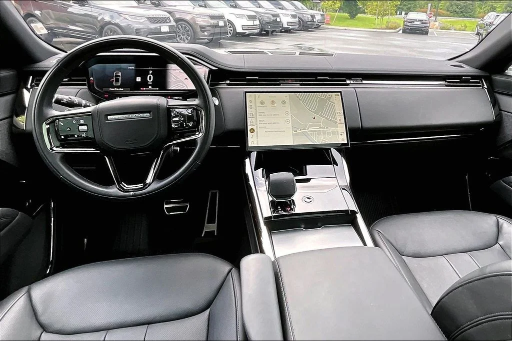 Used 2024 Gray Land Rover Dynamic SE image 15