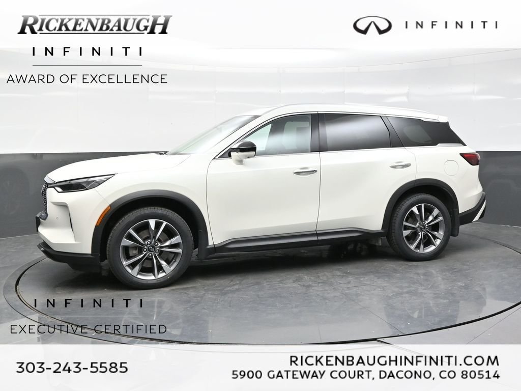 Certified Used 2023 White INFINITI LUXE image 3