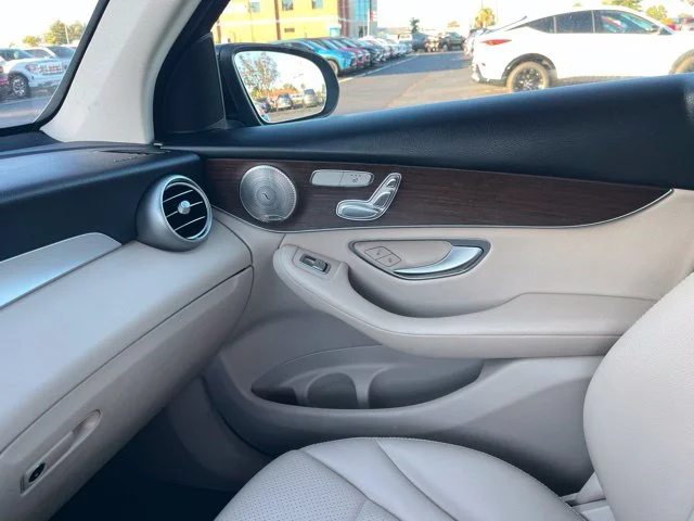 Used 2021 Blue Mercedes-Benz GLC 300 image 29