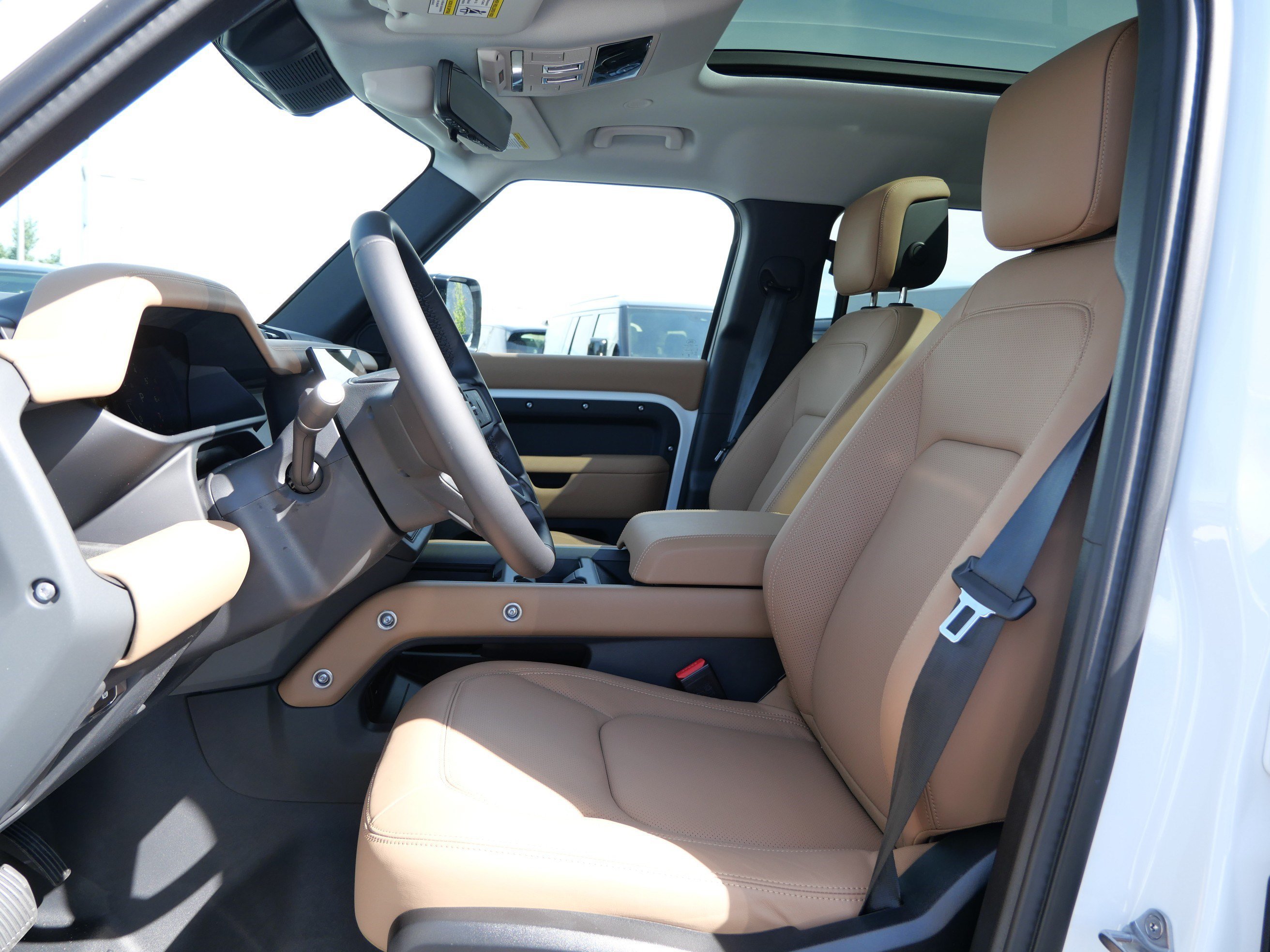 New 2026 Fuji White Land Rover X-Dynamic SE image 3