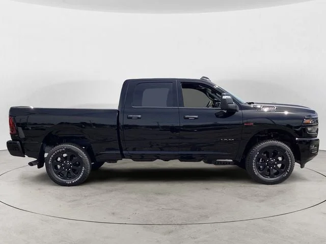 New 2026 Diamond Black Crystal Pearlcoat Ram BIG HORN CREW CAB 4X4 6