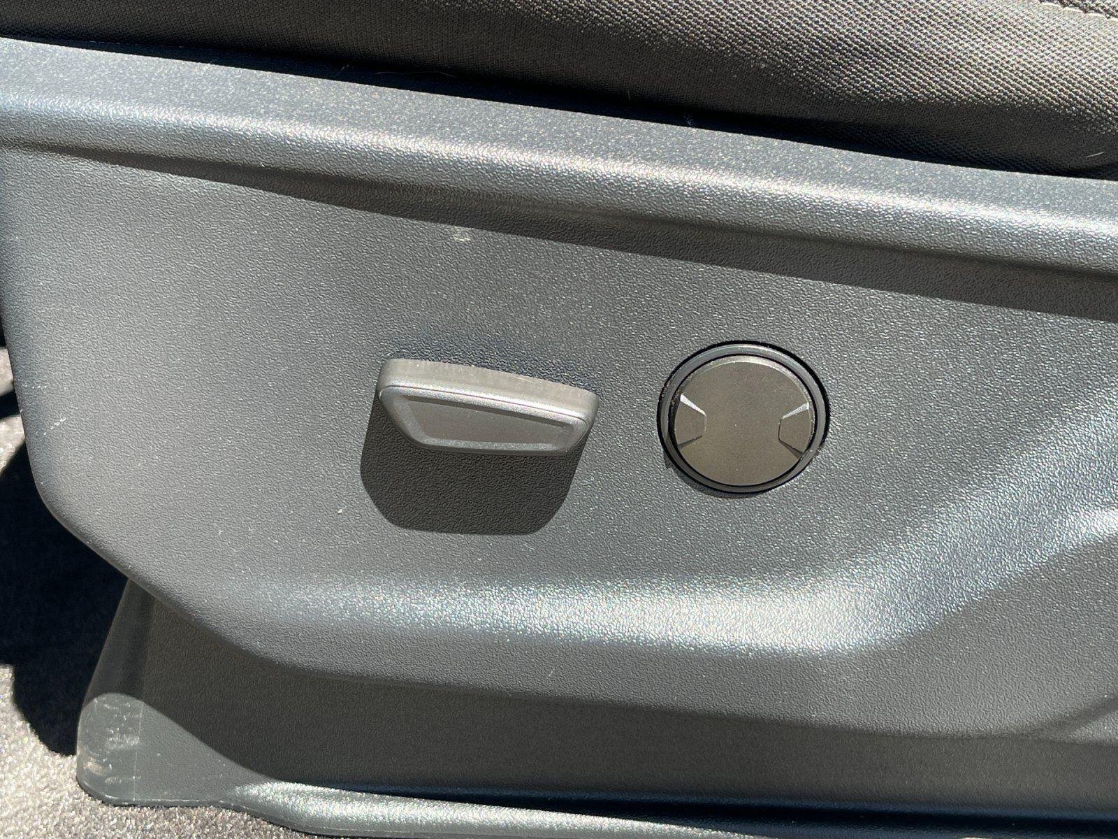 Used 2023 Agate Black Ford XLT image 16
