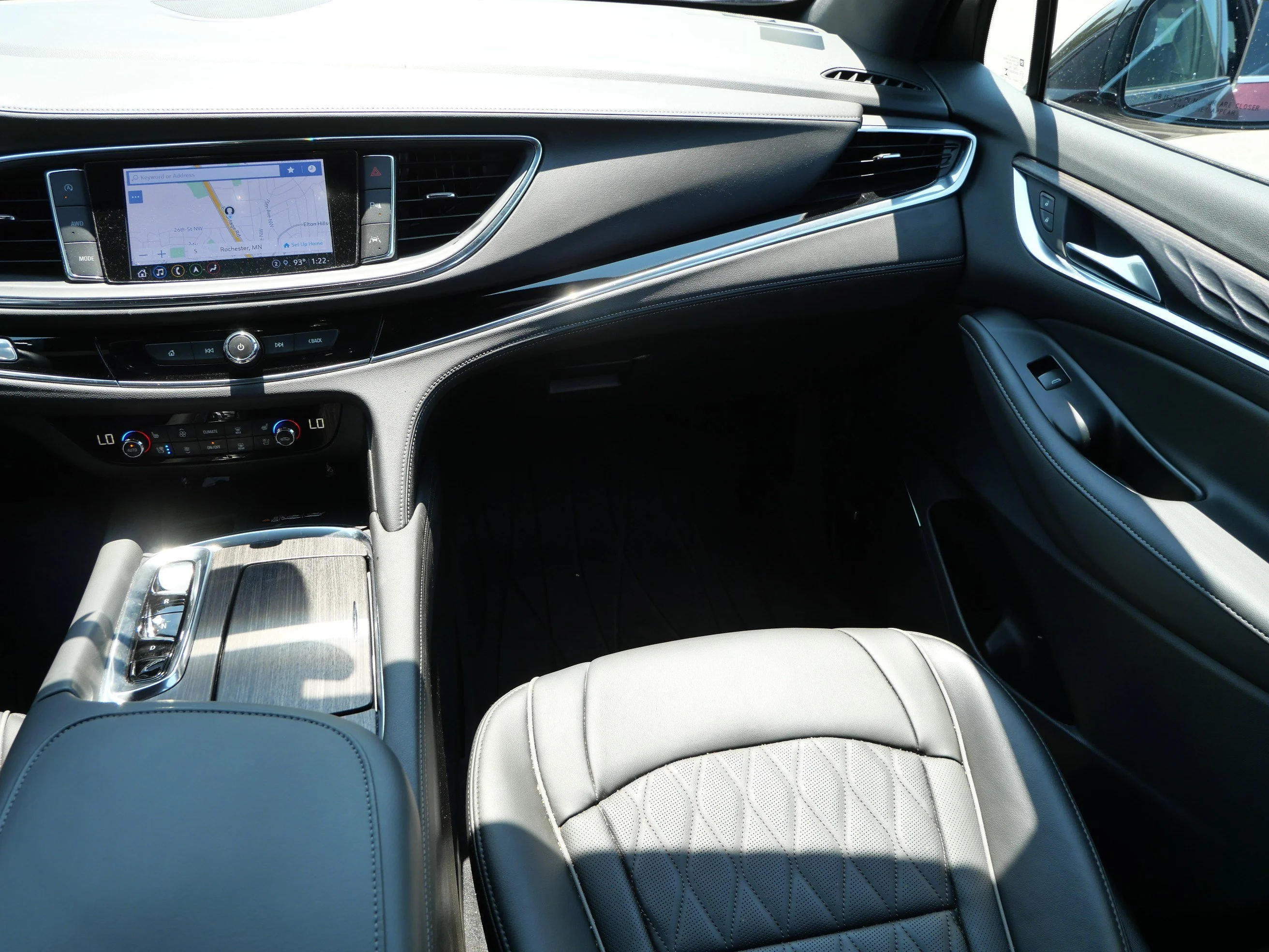 Used 2023 Rich Garnet Metallic Buick Avenir image 11