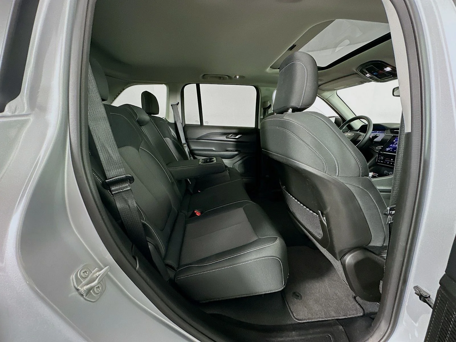 Used 2024 Silver Jeep Laredo X image 26