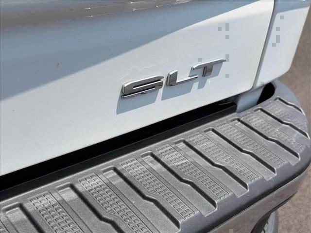 Used 2024 White GMC SLT image 7