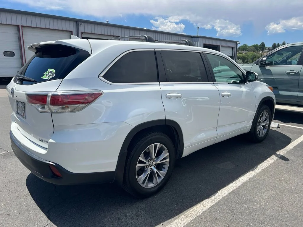 Used 2016 Blizzard Pearl Toyota LE Plus V6 image 3