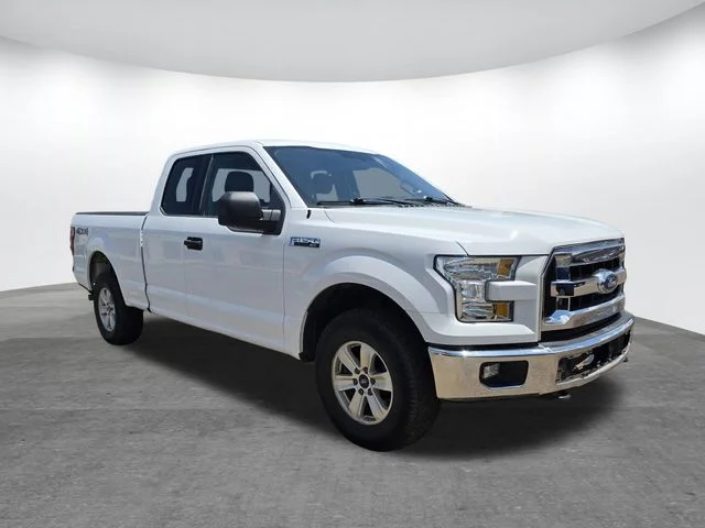 Used 2016 Oxford White Ford XLT image 3