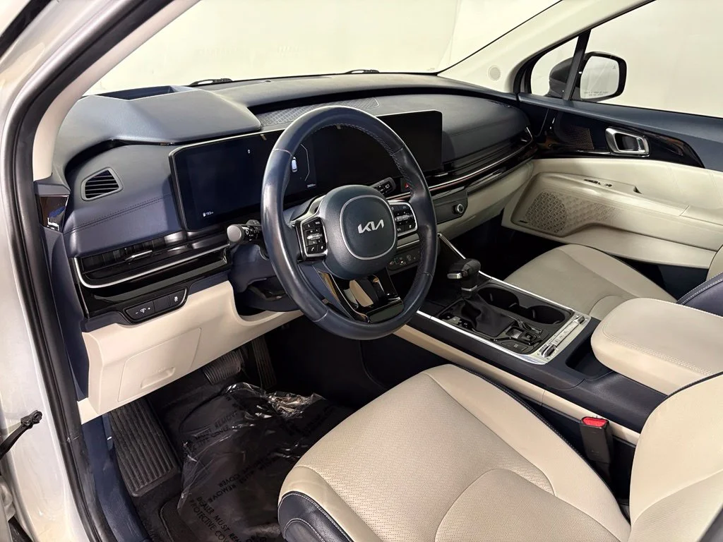 Used 2025 White Kia SX Prestige image 17