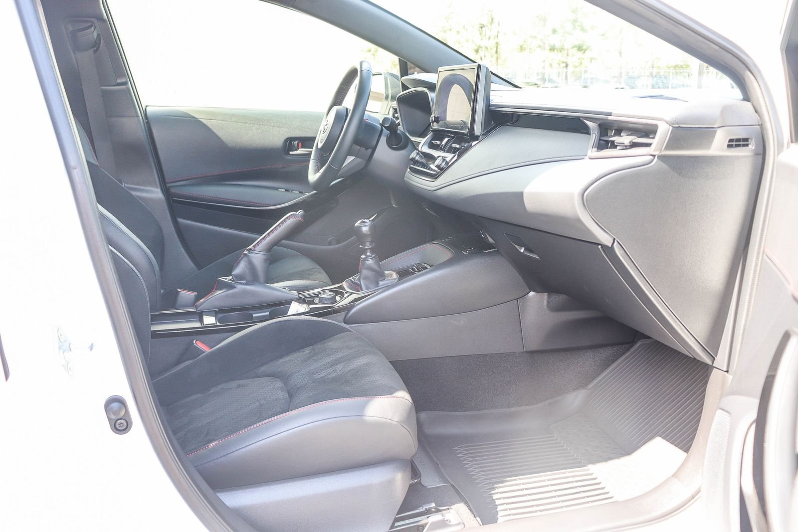Certified Used 2025 Ice Toyota Premium Plus image 20