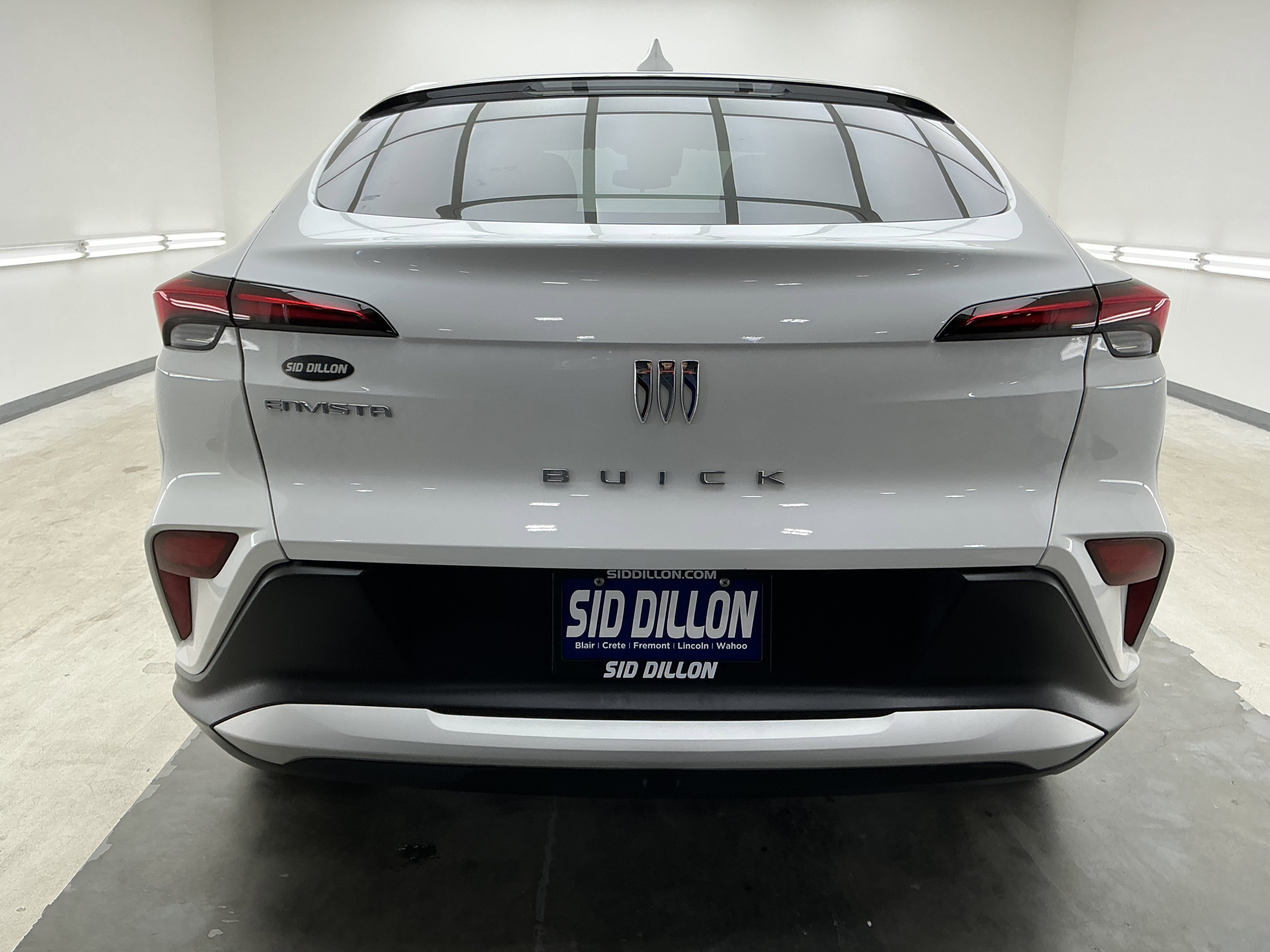 Used 2024 White Frost Tricoat Buick Preferred image 5