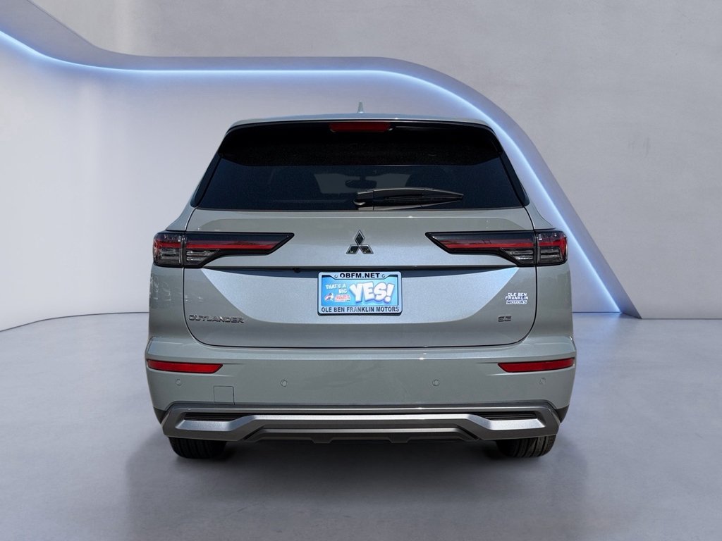 New 2026 Moonstone Gray Metallic Mitsubishi SE image 4