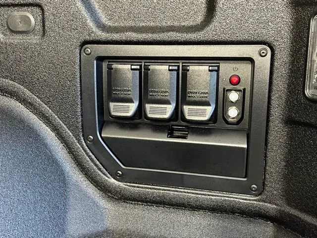 New 2026 Summit White GMC Elevation Extended Range image 45