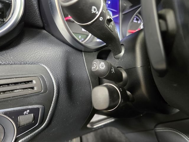 Used 2019 White Mercedes-Benz GLC 300 image 27