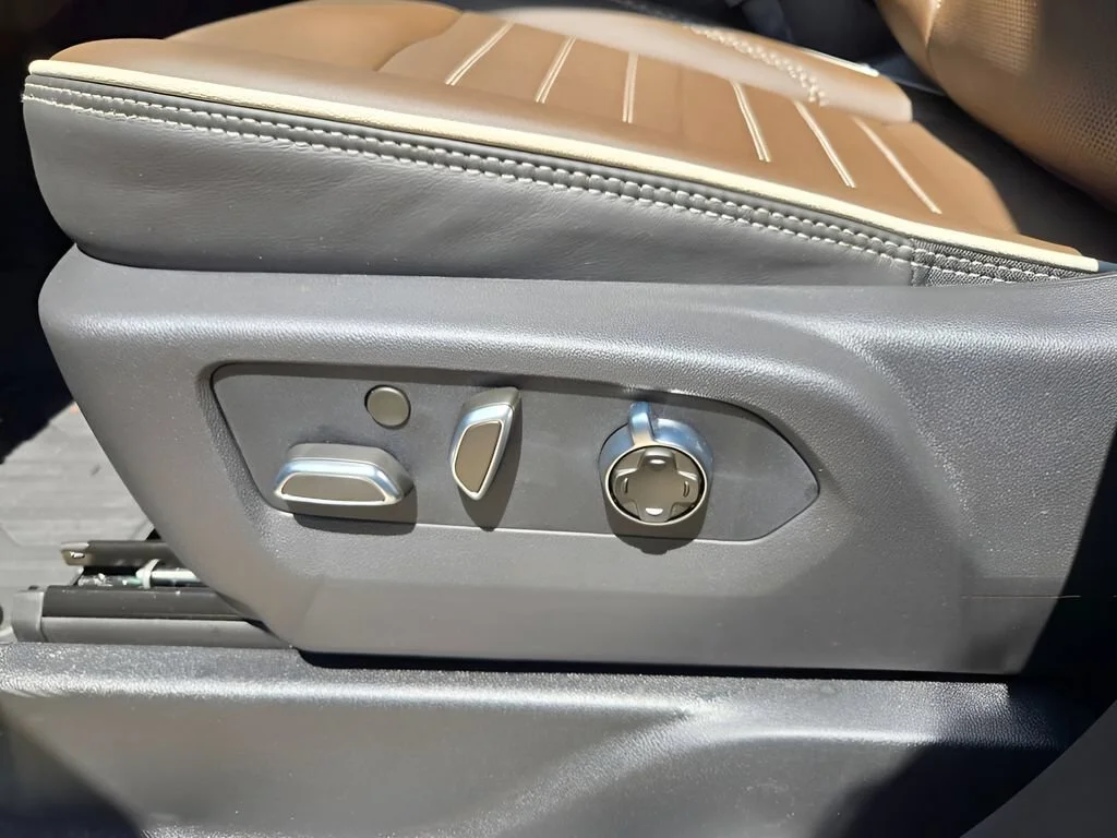 2026 GMC Yukon XL Denali Ultimate - Photo 20