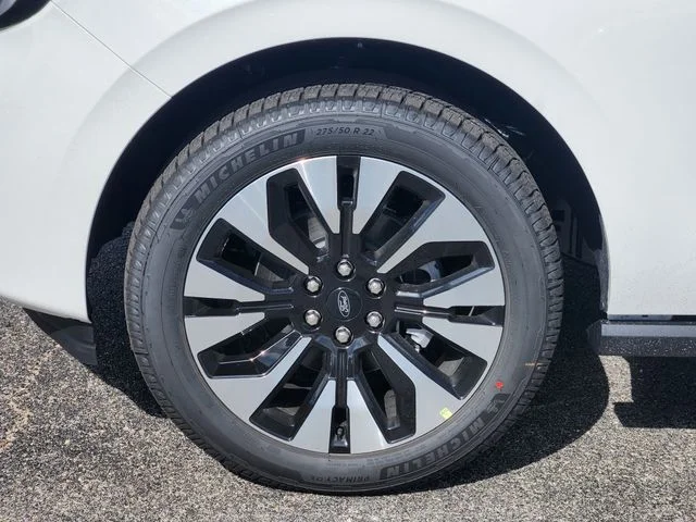 New 2026 Star White Metallic Tri-Coat Ford Platinum® image 10
