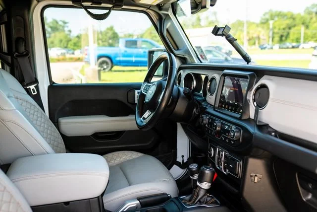 Used 2022 Bright White Clearcoat Jeep High Altitude image 22