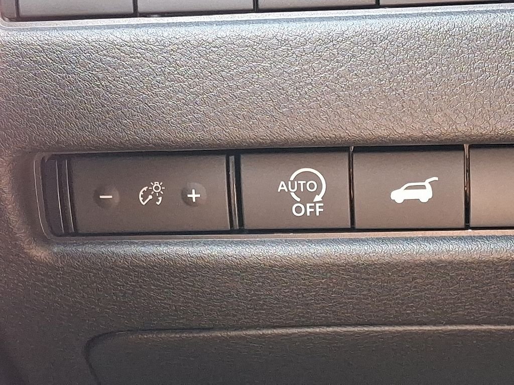 New 2026 Everest White Pearl TriCoat Nissan Platinum image 18